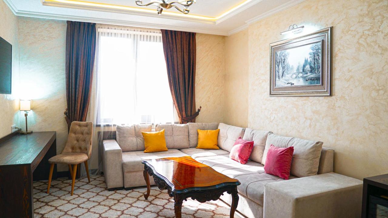 Royal Grand Hotel, Turkistan Exterior foto